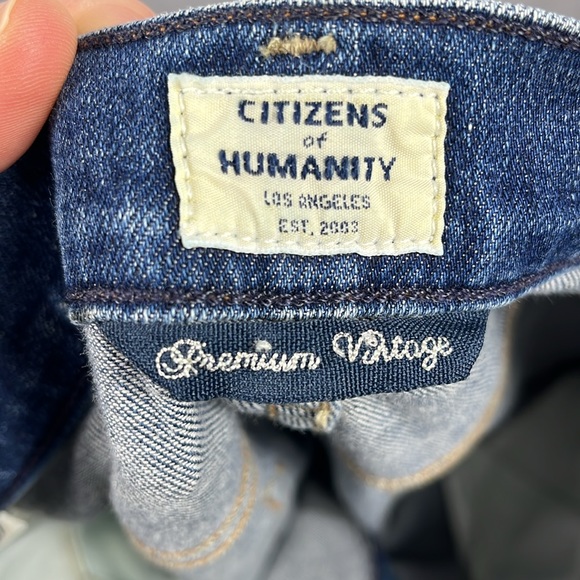 Revolve Citizens Of Humanity Sasha Twist Low Slung Flare in Blue Mountain. - Picture 9 of 12